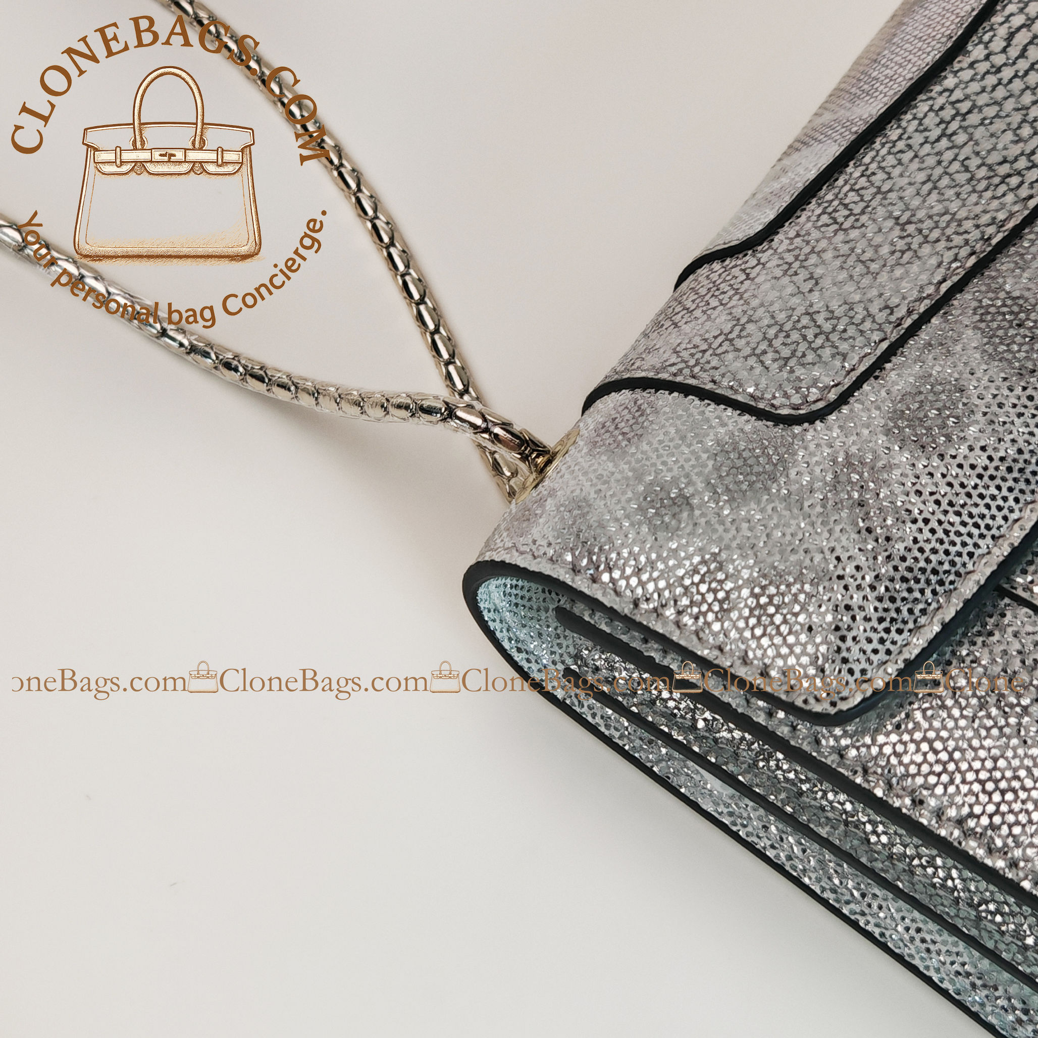 Bvlgari Replica Designer Bags 1:1 2019 Limited Edition Model: 35106 Water snake skin snake head 28*7*18cm - Image 7