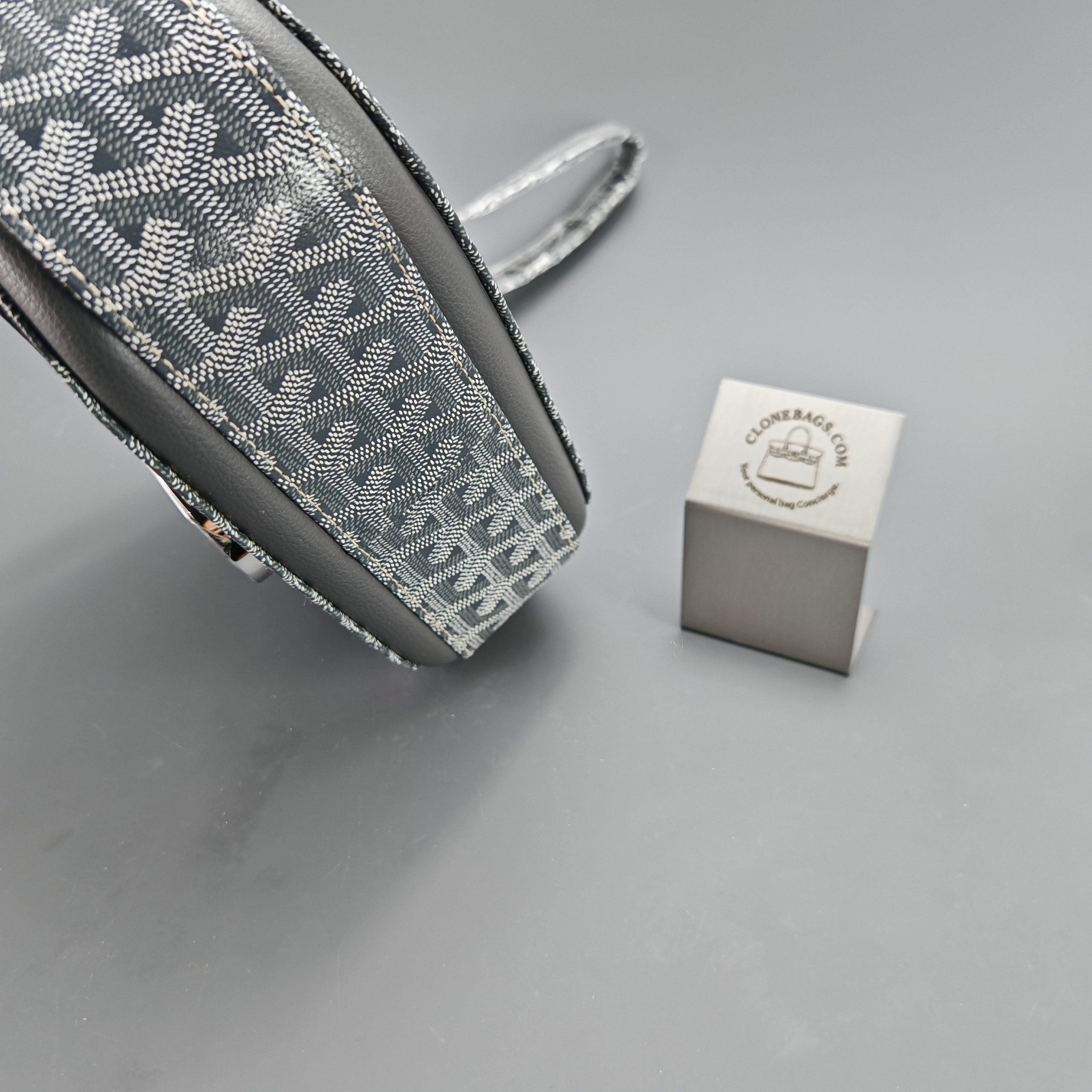 Goyard replica designer bag 1:1 233 bag 25*17*8cm Grey - Image 5