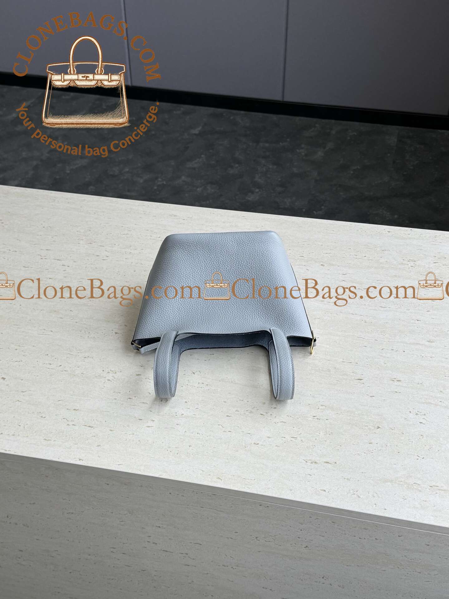 Hermès Replica Designer Bags 1:1 Picotin Lock 18 Bleu Pale Clemence Gold Hardware - Image 6