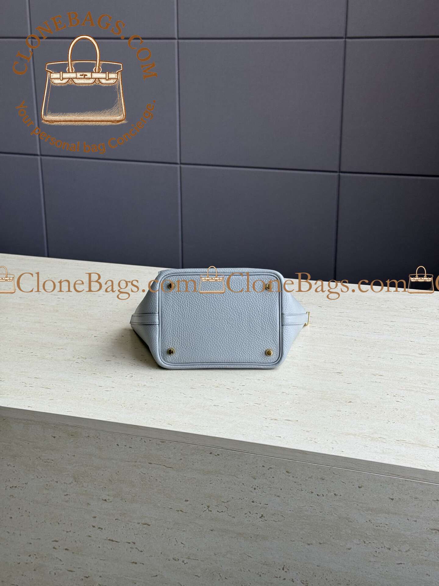 Hermès Replica Designer Bags 1:1 Picotin Lock 18 Bleu Pale Clemence Gold Hardware - Image 7