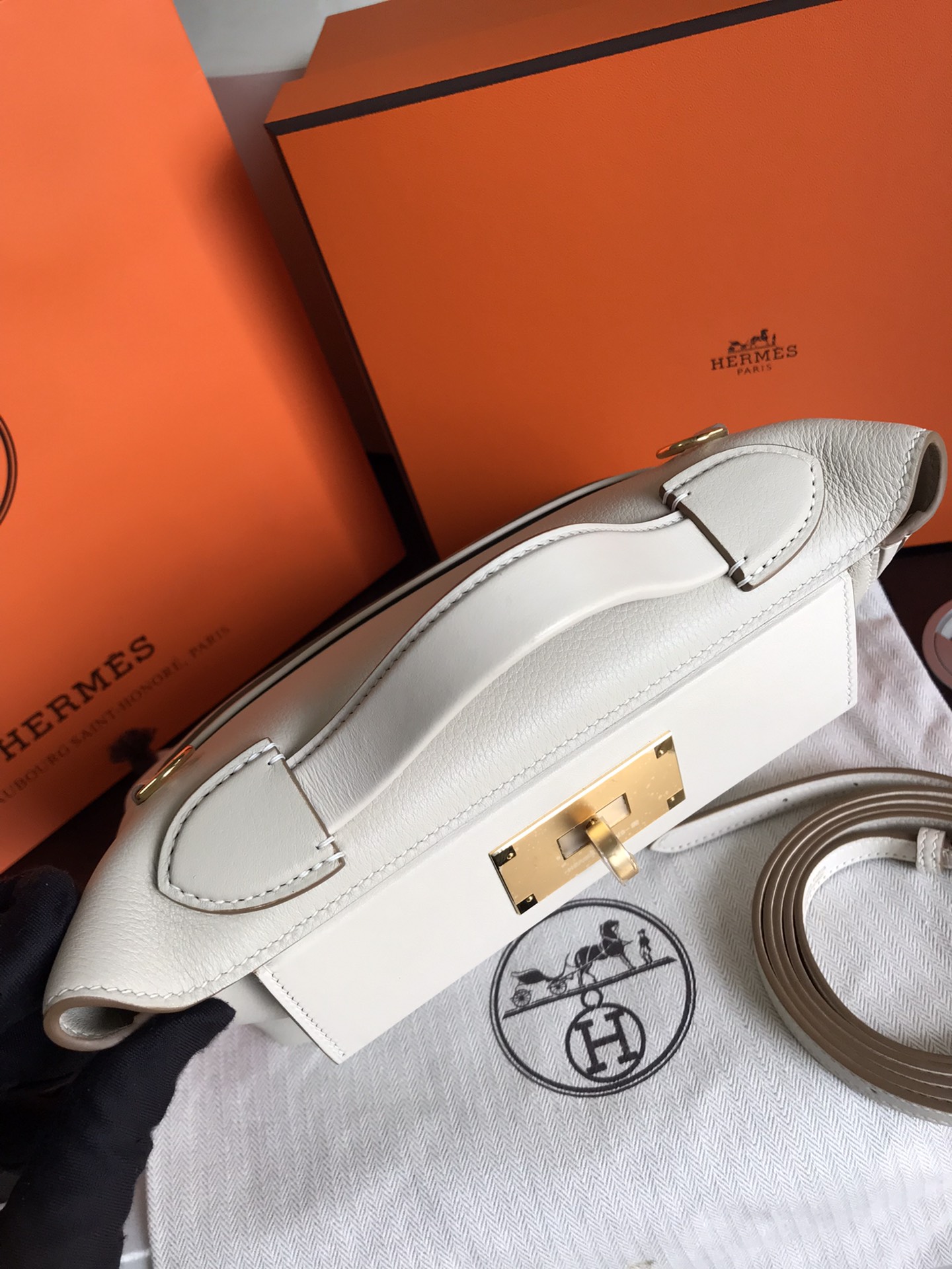 Hermès Replica Designer Bags 1:1 24/24 21 Beton Evercolor and Swift Gold Hardware - Image 4