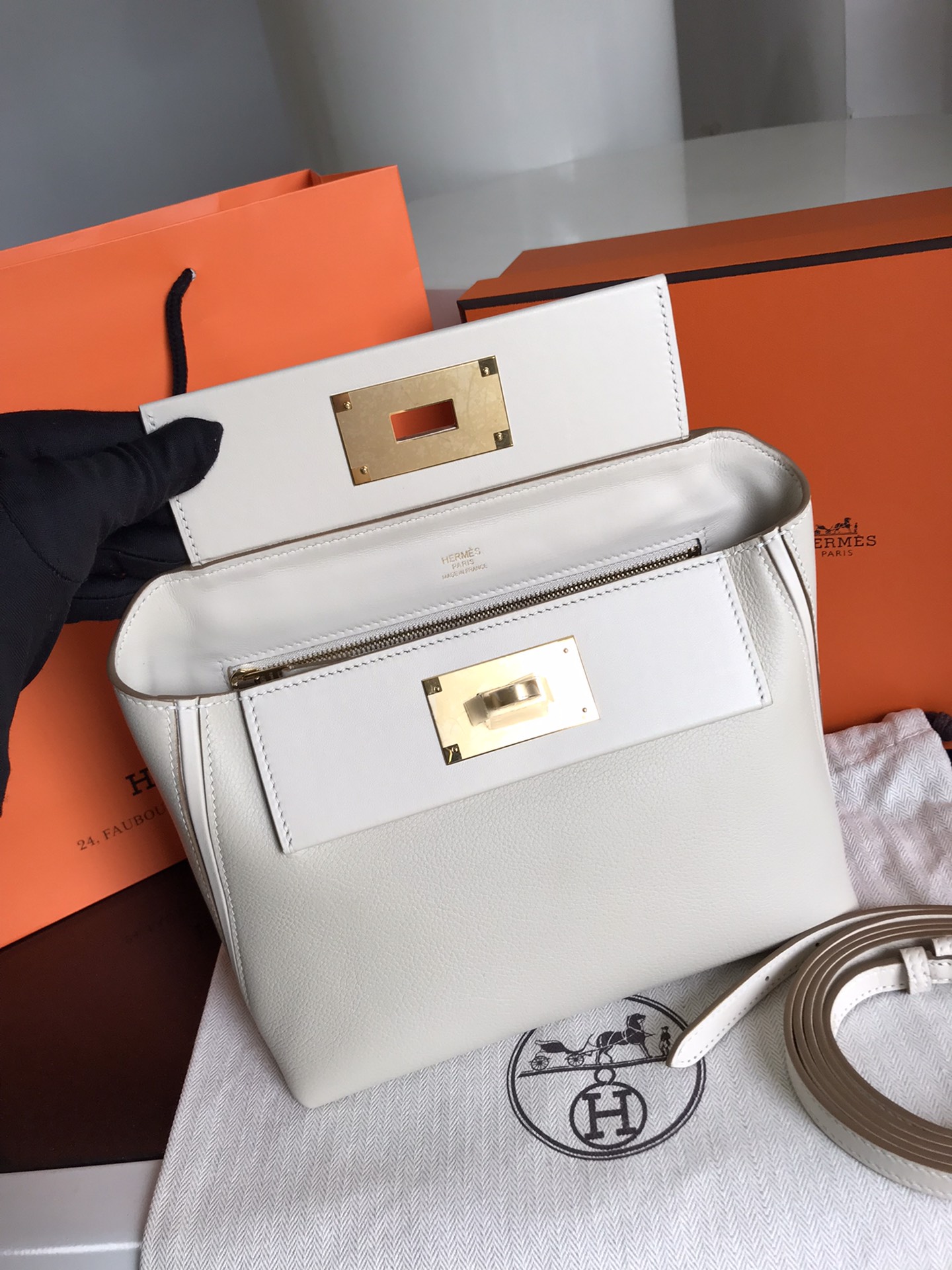 Hermès Replica Designer Bags 1:1 24/24 21 Beton Evercolor and Swift Gold Hardware - Image 6