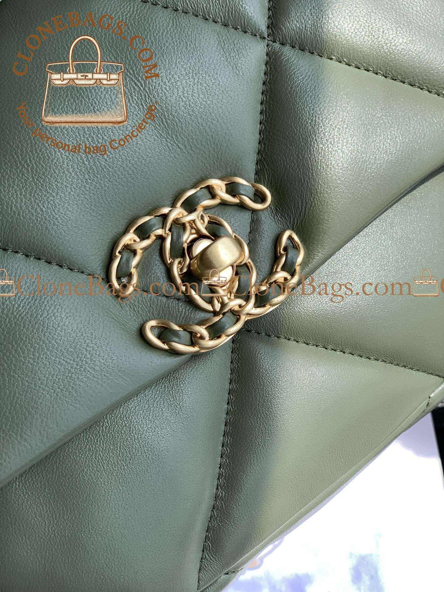 Chanel Replica Designer Bags 1:1 Lambskin Quilted Medium 19 Flap Green - Image 3