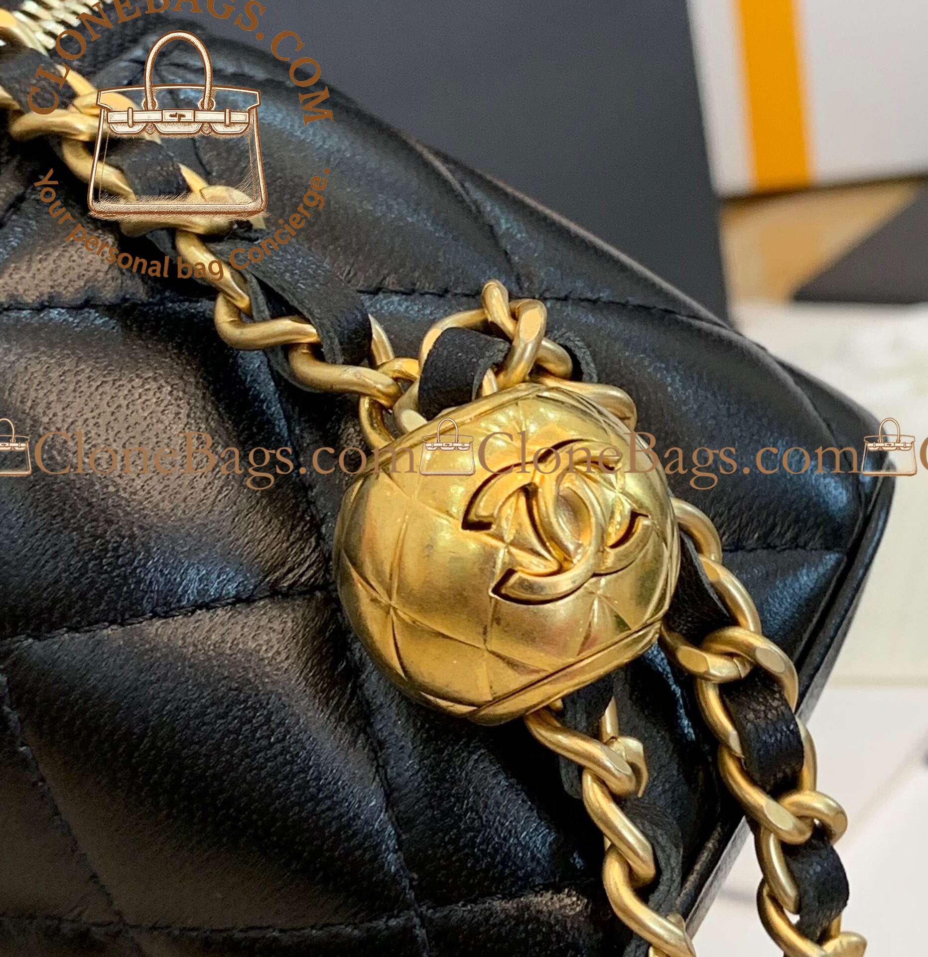 Chanel Replica Designer Bags 1:1 Lambskin Quilted Mini Pearl Crush Vanity Case With Chain Black - Image 6