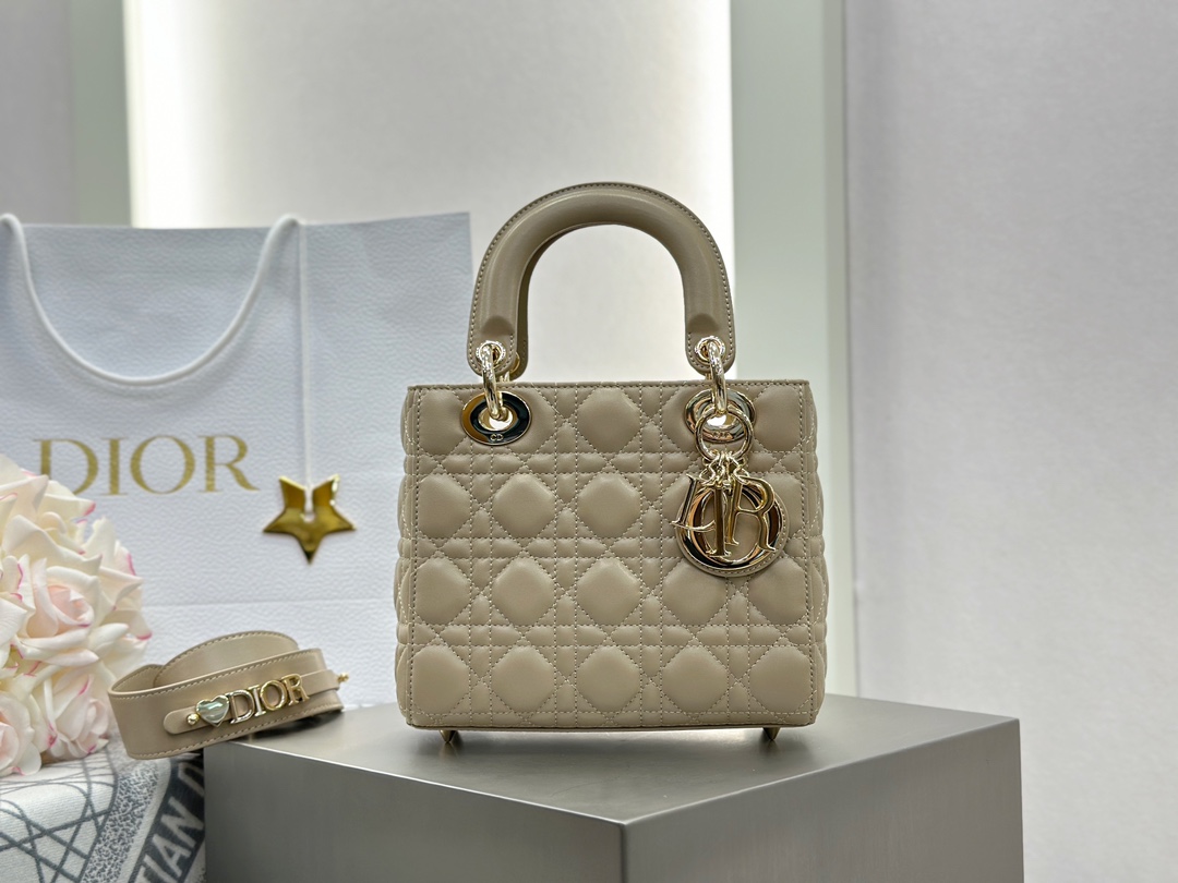 Replica Designer Bags – Dior Small Lady Dior Bag Trench