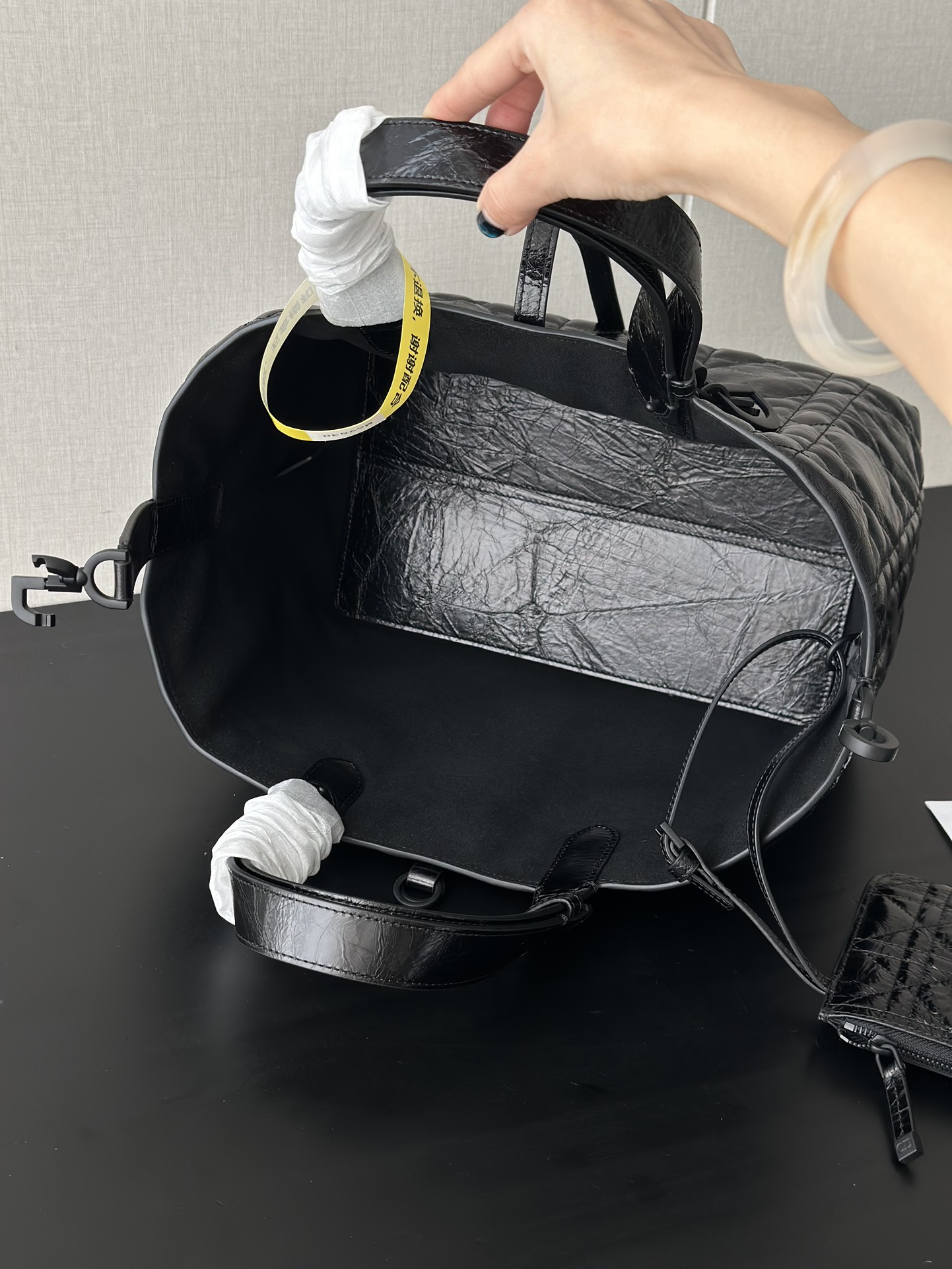 Dior Replica Designer Bags 1:1 Medium Toujours Bag Black Macrocannage Crinkled Calfskin - Image 5
