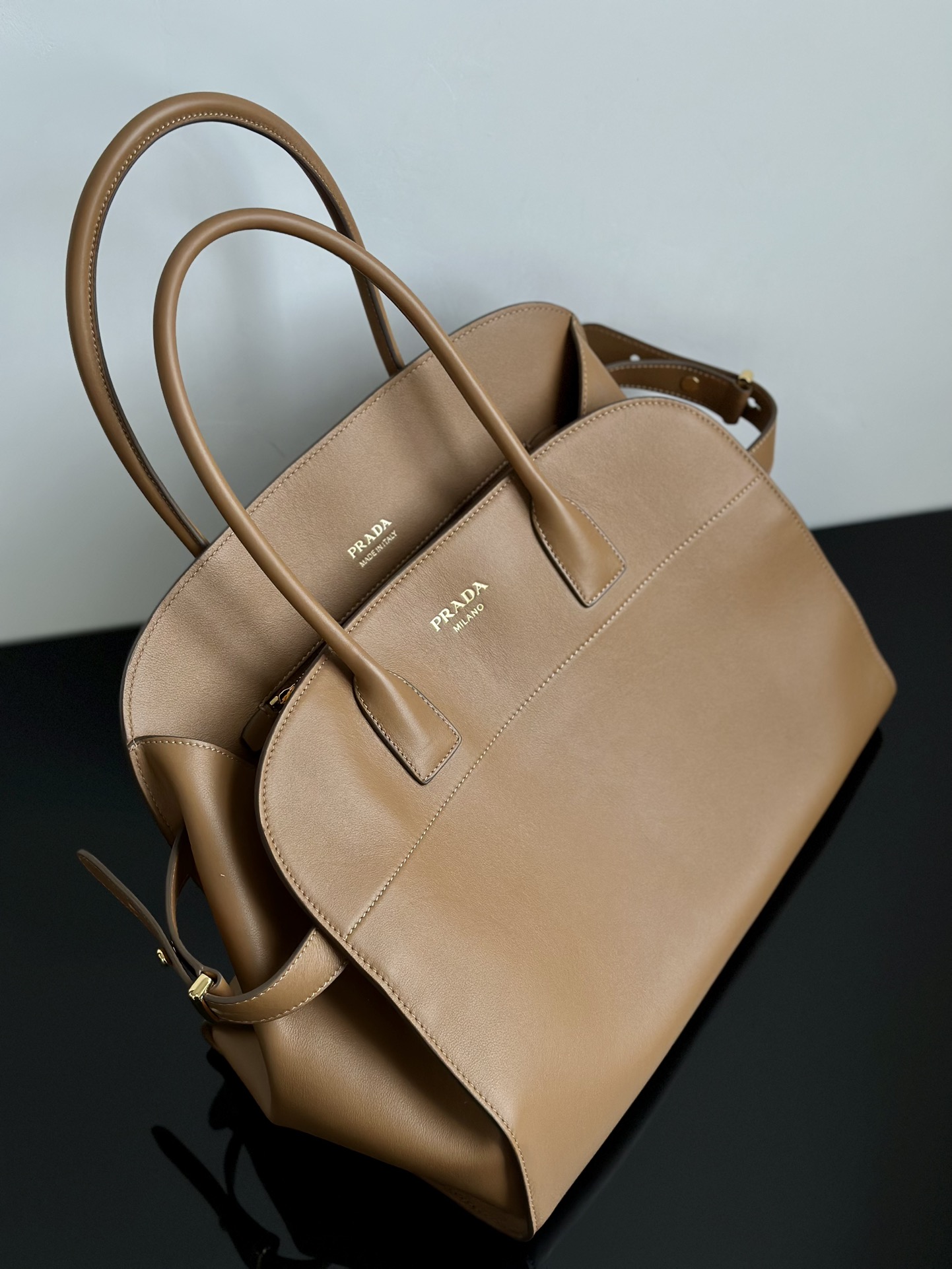 Prada Replica Designer Bags 1:1 Caramel Large leather tote bag with buckles - Image 2