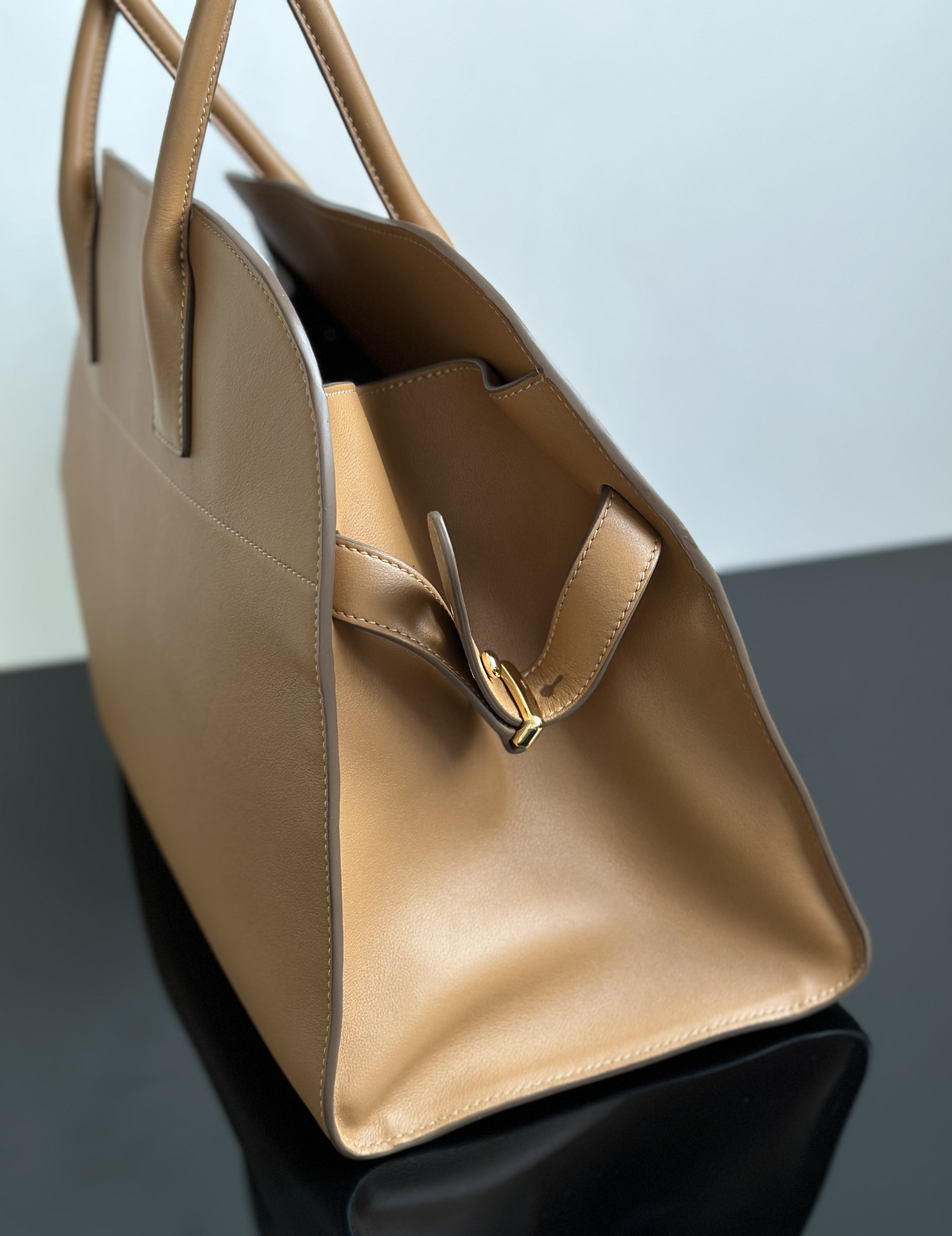 Prada Replica Designer Bags 1:1 Caramel Large leather tote bag with buckles - Image 6
