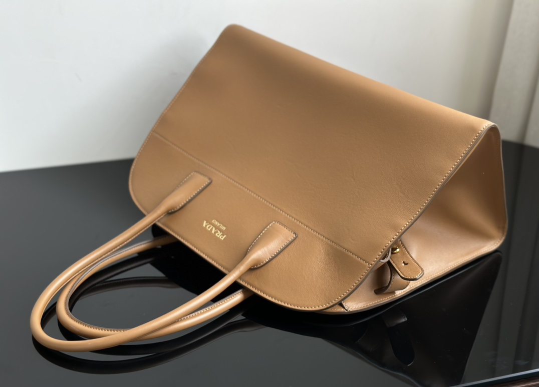 Prada Replica Designer Bags 1:1 Caramel Large leather tote bag with buckles - Image 8
