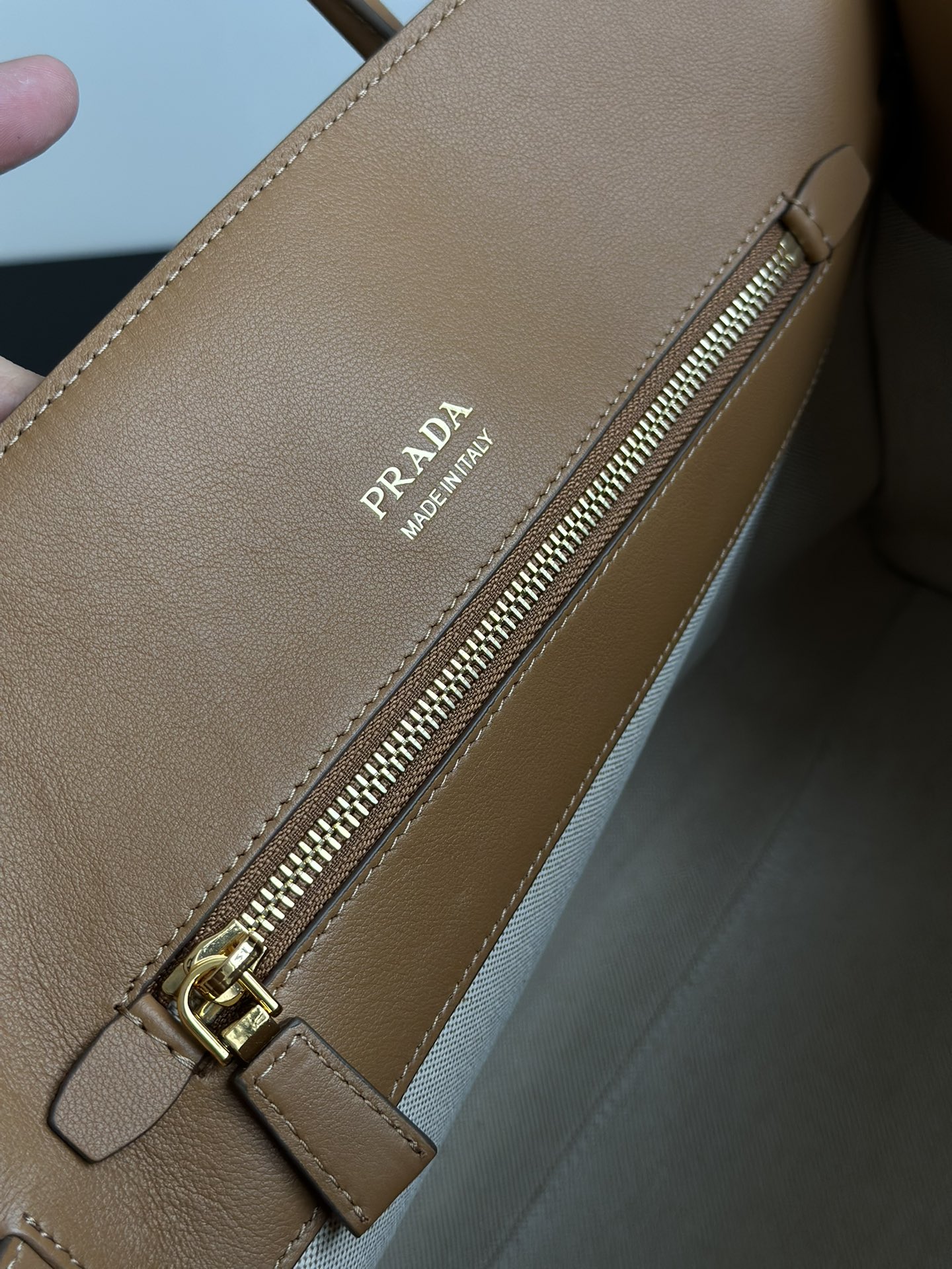 Prada Replica Designer Bags 1:1 Caramel Large leather tote bag with buckles - Image 4