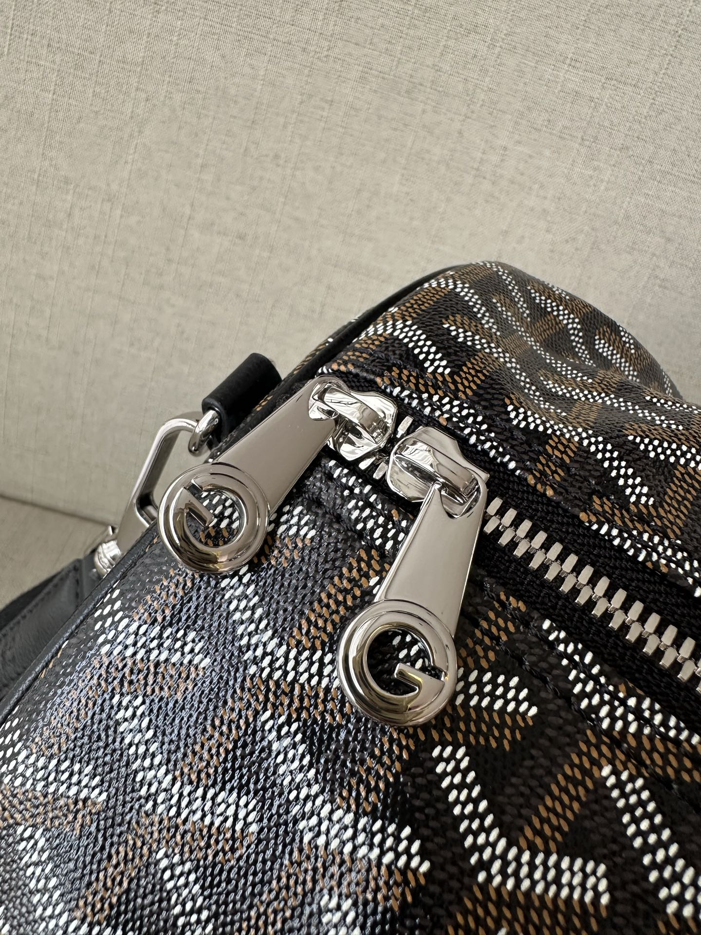 Goyard Replica Designer Bags 1:1 Barrel Sports Bag 40*23*23cm Black - Image 4