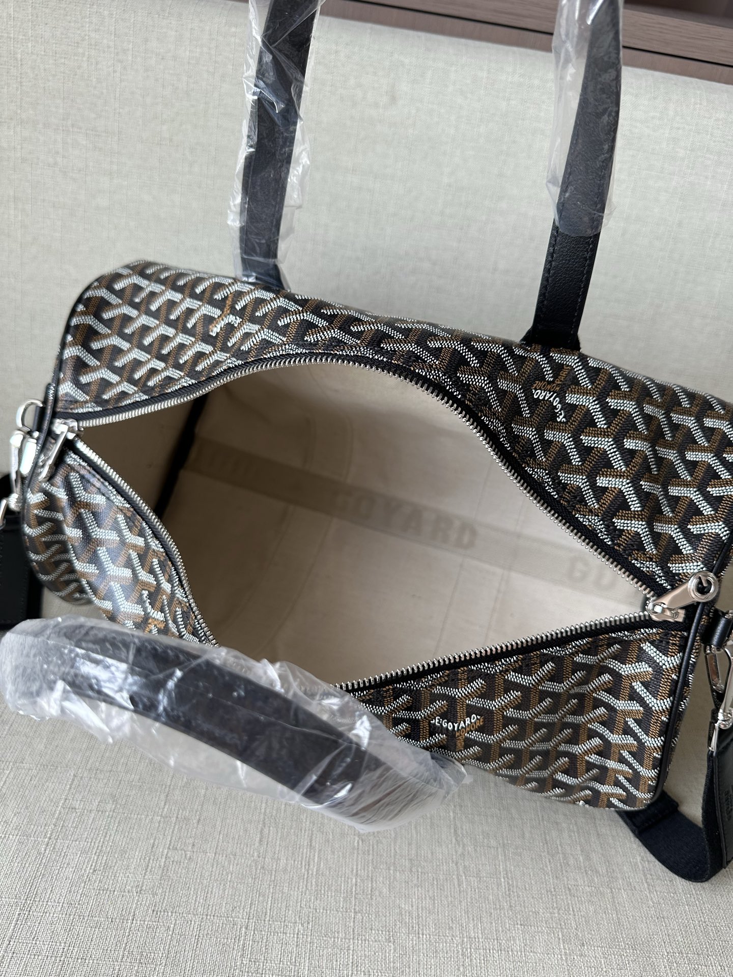 Goyard Replica Designer Bags 1:1 Barrel Sports Bag 40*23*23cm Black - Image 5