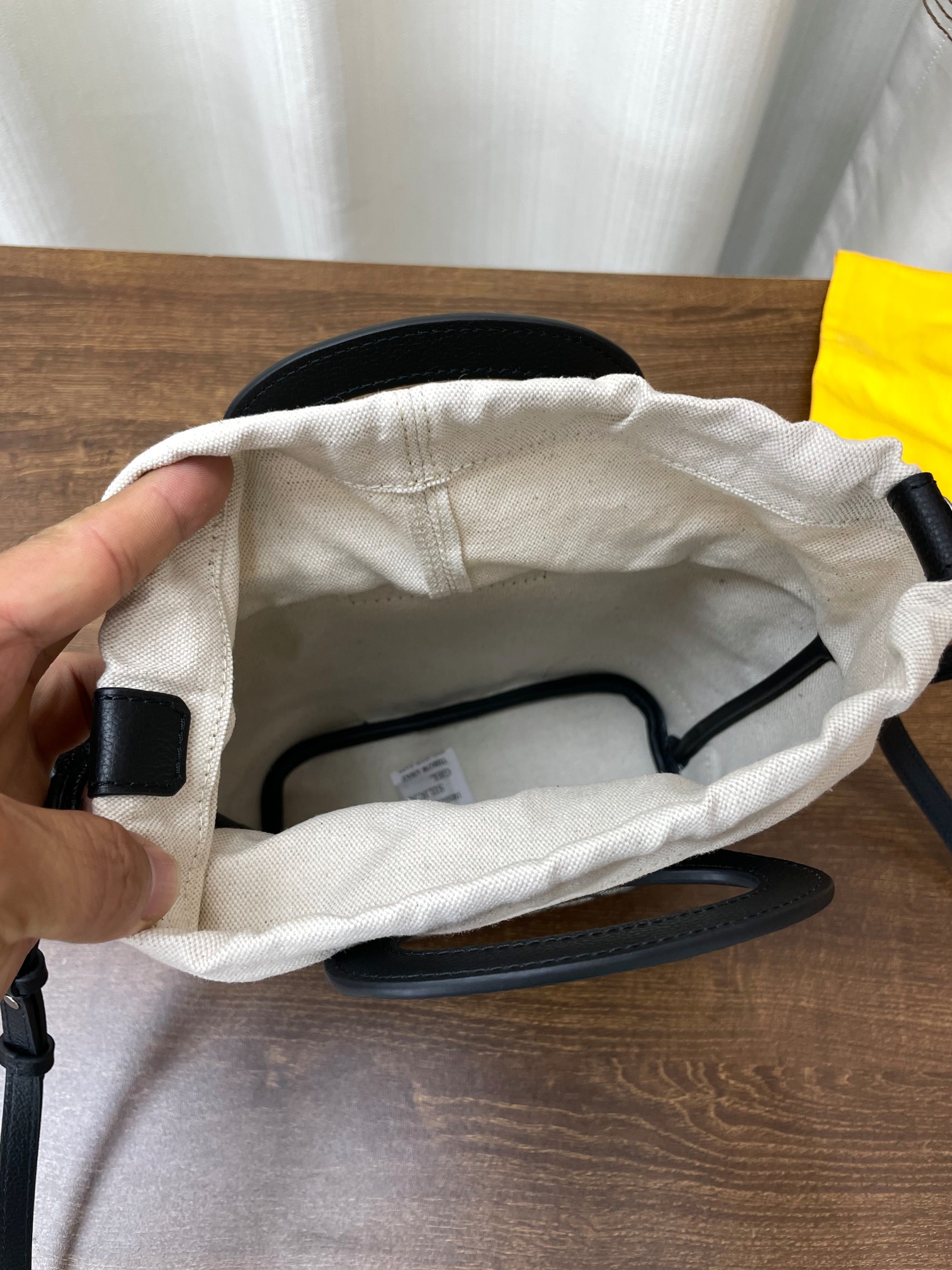 Goyard replica designer bag 1:1 Beluga Mini Bag 24*18*9cm Black - Image 5