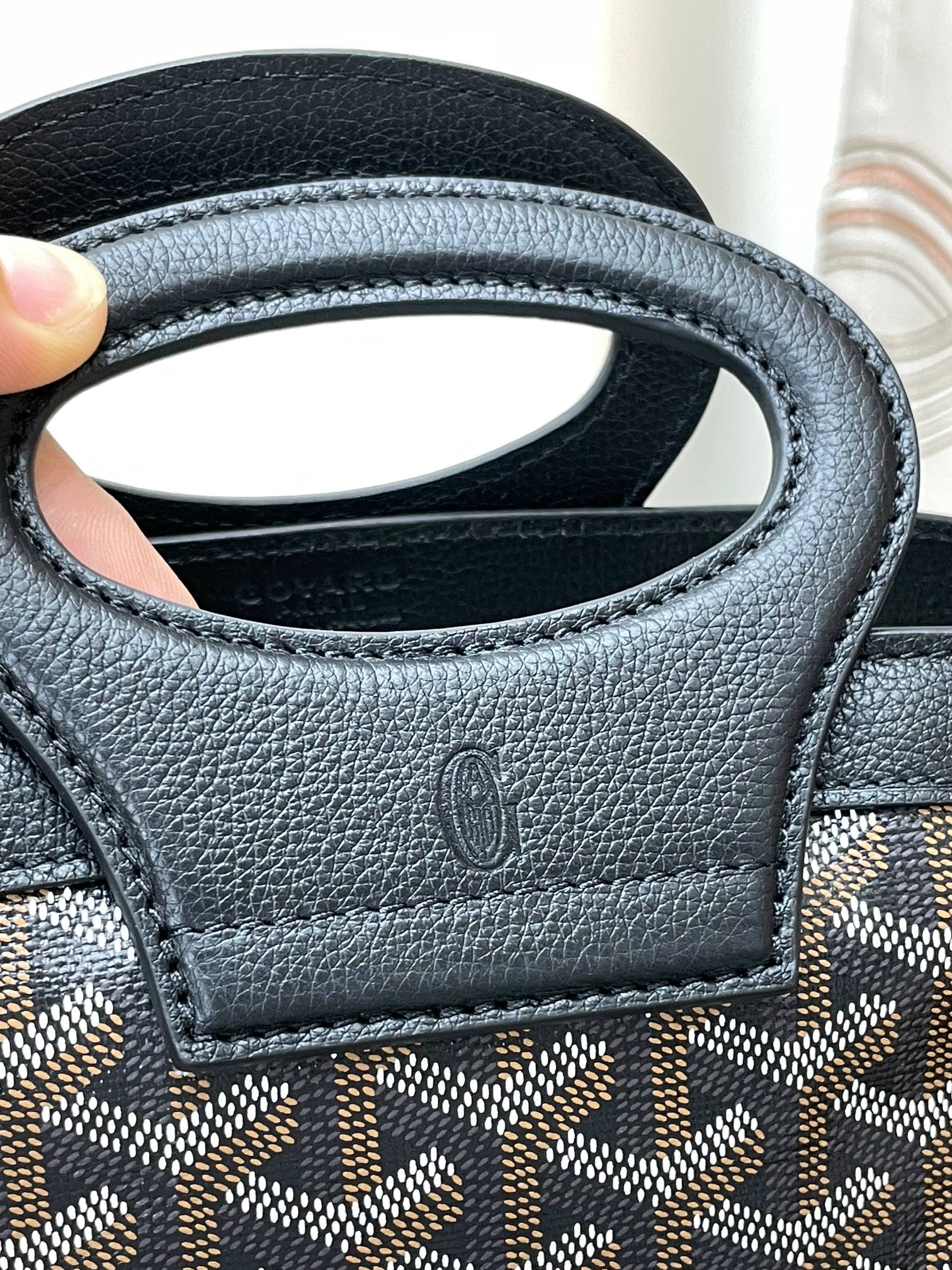 Goyard replica designer bag 1:1 Beluga Mini Bag 24*18*9cm Black - Image 7