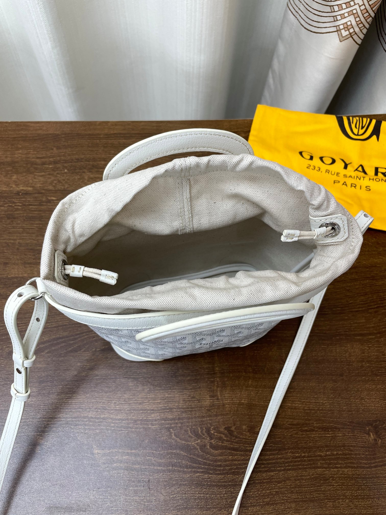 Goyard replica designer bag 1:1 Beluga Mini Bag 24*18*9cm White - Image 8