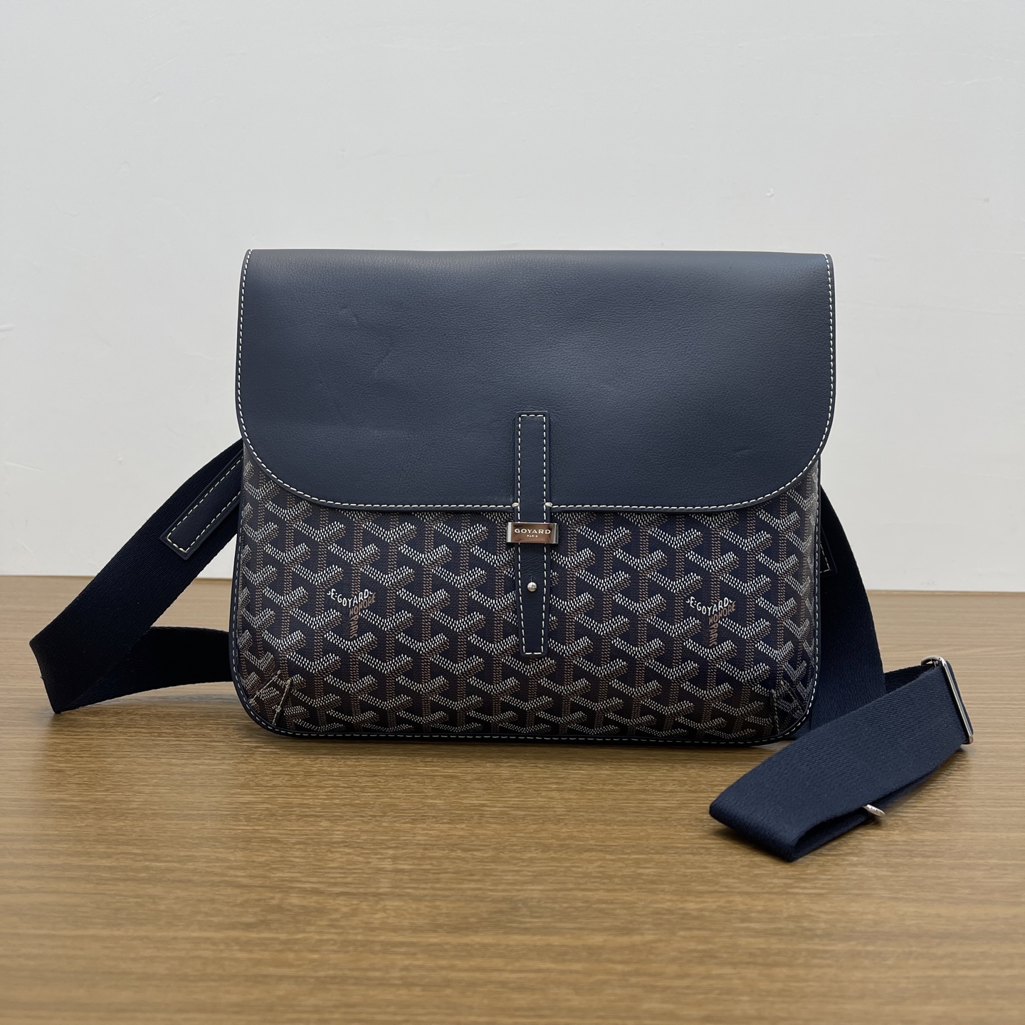 Replica Designer Bags 1:1 Goyard Coursier Navy Blue