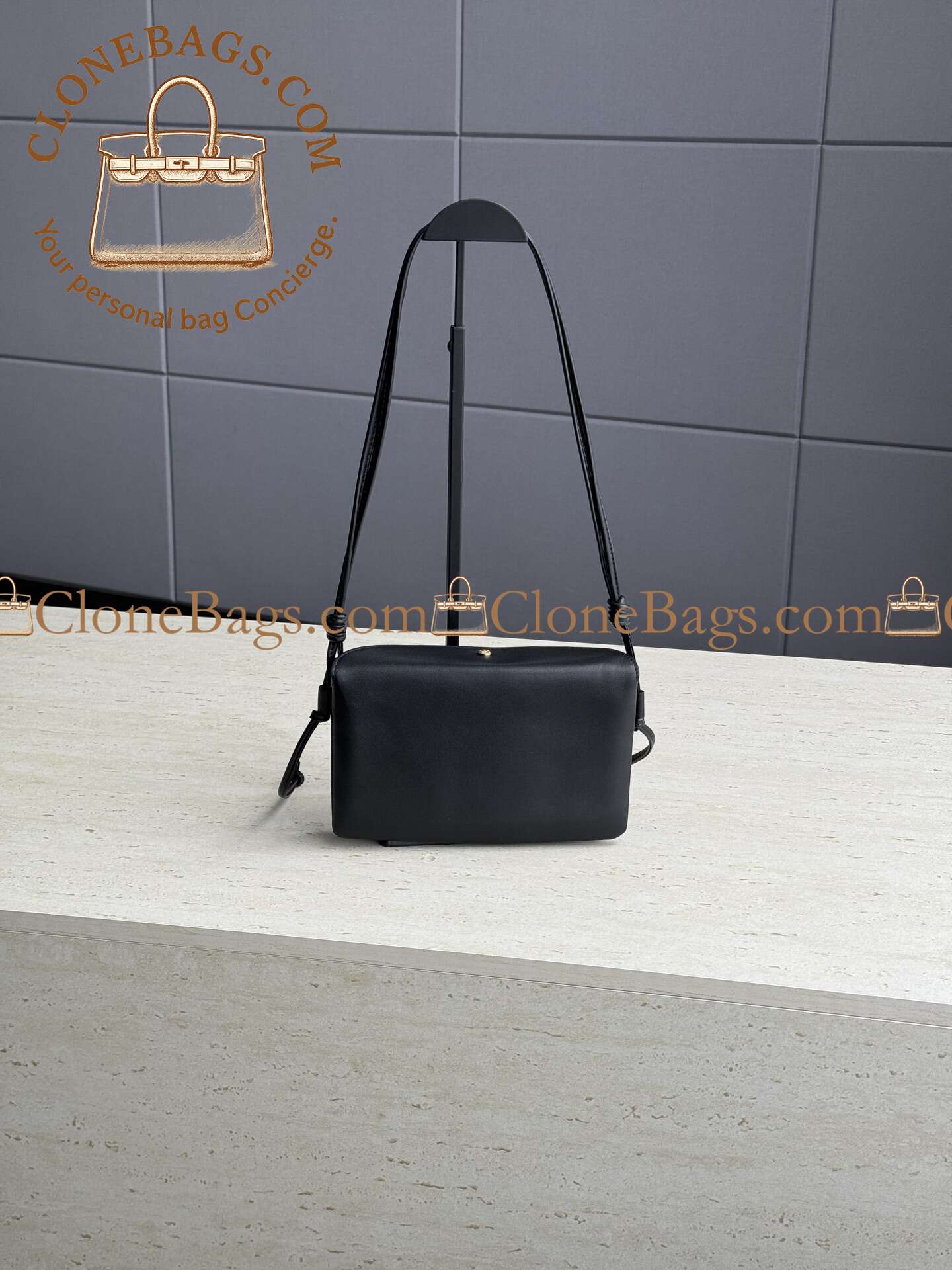 Celine Replica Designer Bags 1:1 TRIO FLAP Smooth Lambskin22.5 x 13 x 3.5 CM - Image 8
