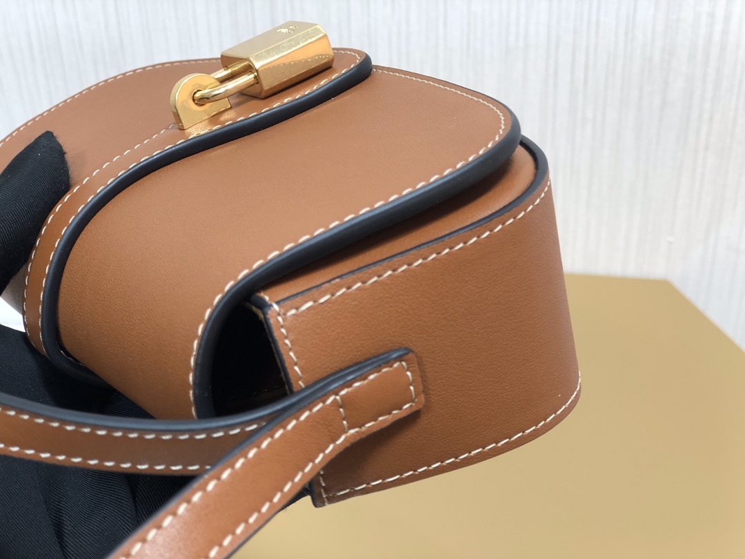 Celine Replica Designer Bags 1:1 Smooth Calfskin Tabou Clutch Tan 18 X 8 X 5cm - Image 8
