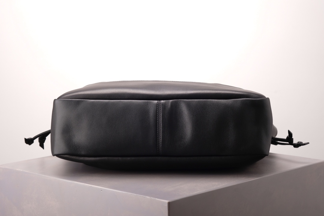 Saint Laurent Replica Designer Bags 1:1 Jamie 4.3 Medium Quilted Leather Shopping Tote Black 34 × 27 × 4 cm - Image 7