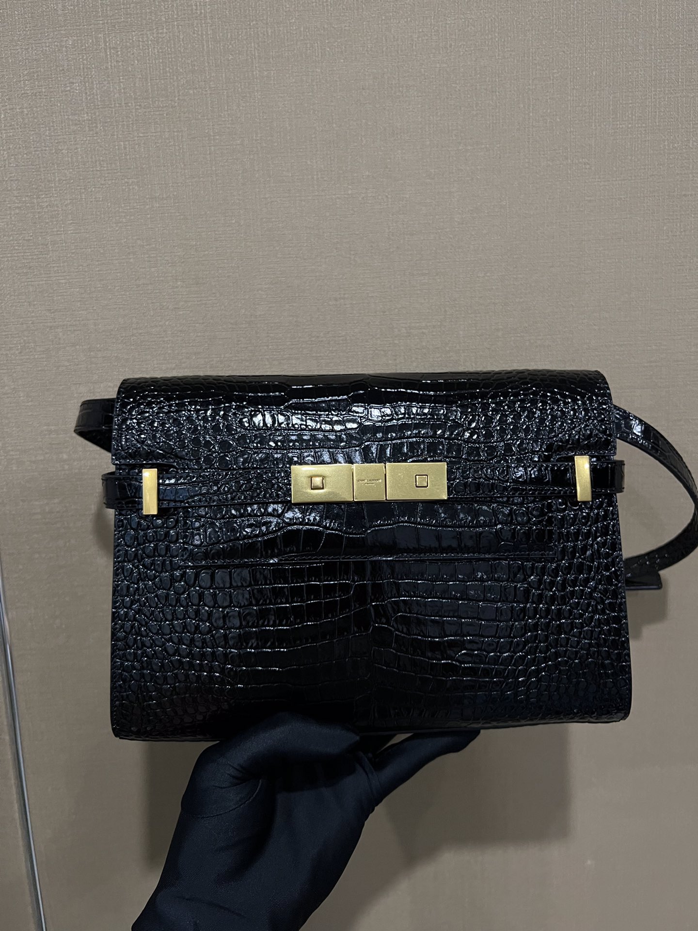 Saint Laurent 1:1 Top Replica: Manhattan Small Shoulder Bag in Black Crocodile-Embossed Leather
