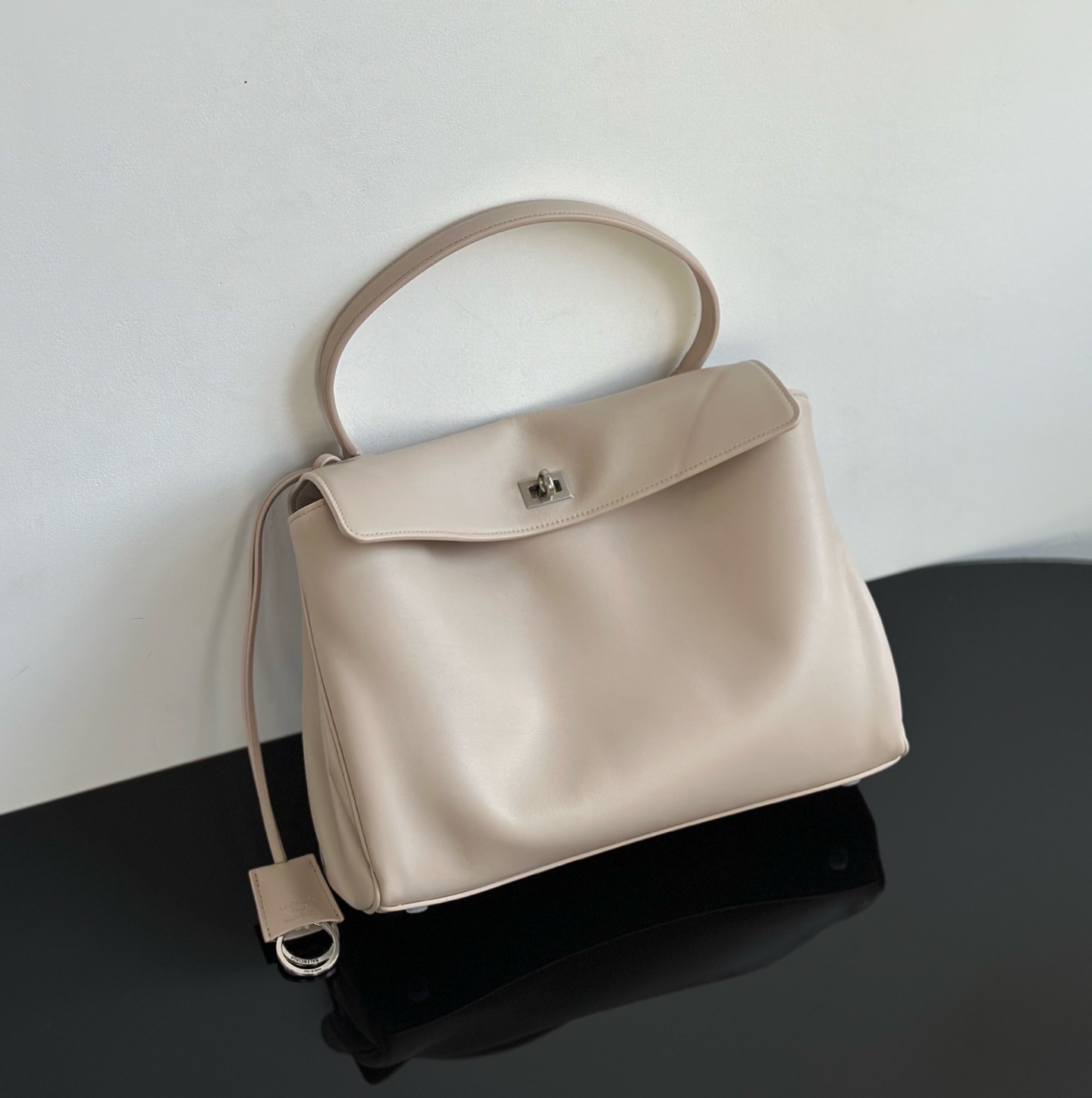Balenciaga Replica Designer Bags 1:1 Rodeo Handbag Medium Almond 35 × 23.5 × 11 CM - Image 2