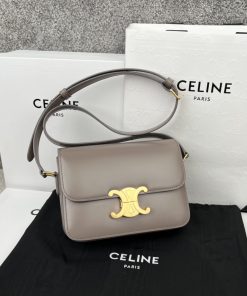 Triomphe Bag Teen Pebble