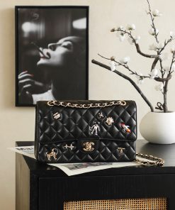 Classic 11.12 Handbag Black 15.5 × 25.5 × 6.5 CM