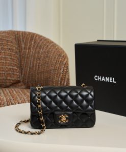 Mini Classic Handbag Black 12 × 20 × 6 CM