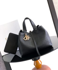 Medium Dior Toujours Bag Black Gold-Tone Metal 21.5 × 17.0 × 28.5 CM