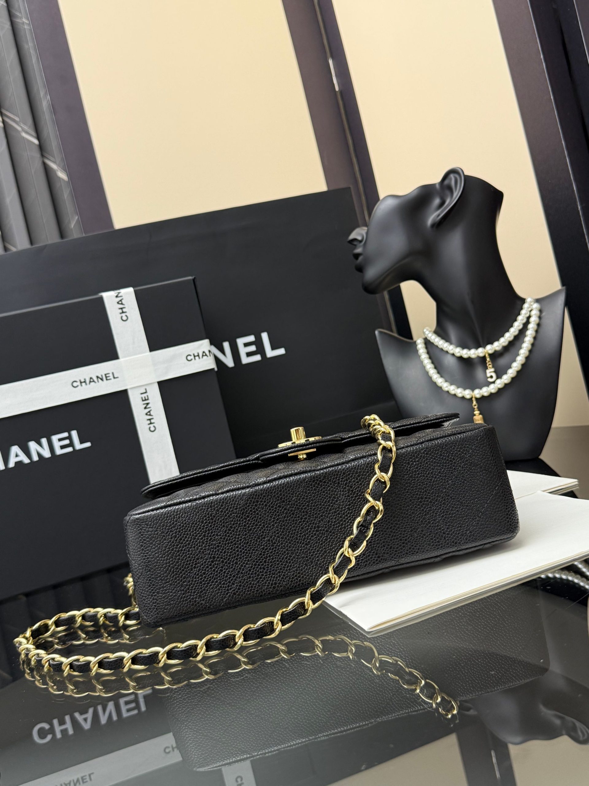Classic Handbag - Image 2