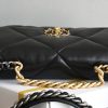 CHANEL 19