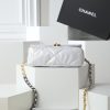 CHANEL 19