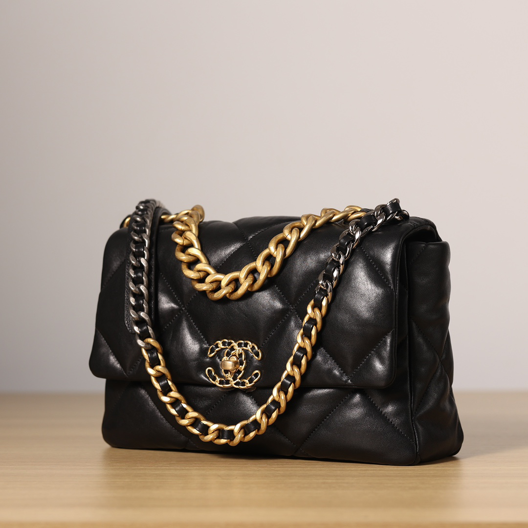 CHANEL 19 - Image 3