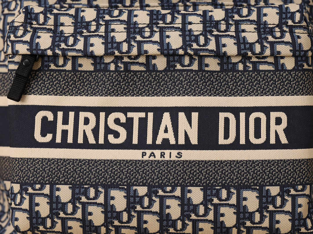 Dior Travel - Image 3