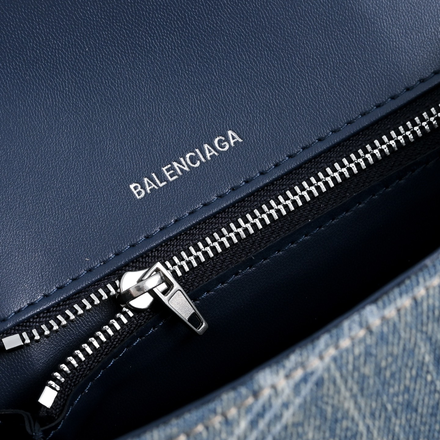 Hourglass Top Handle Bag Small