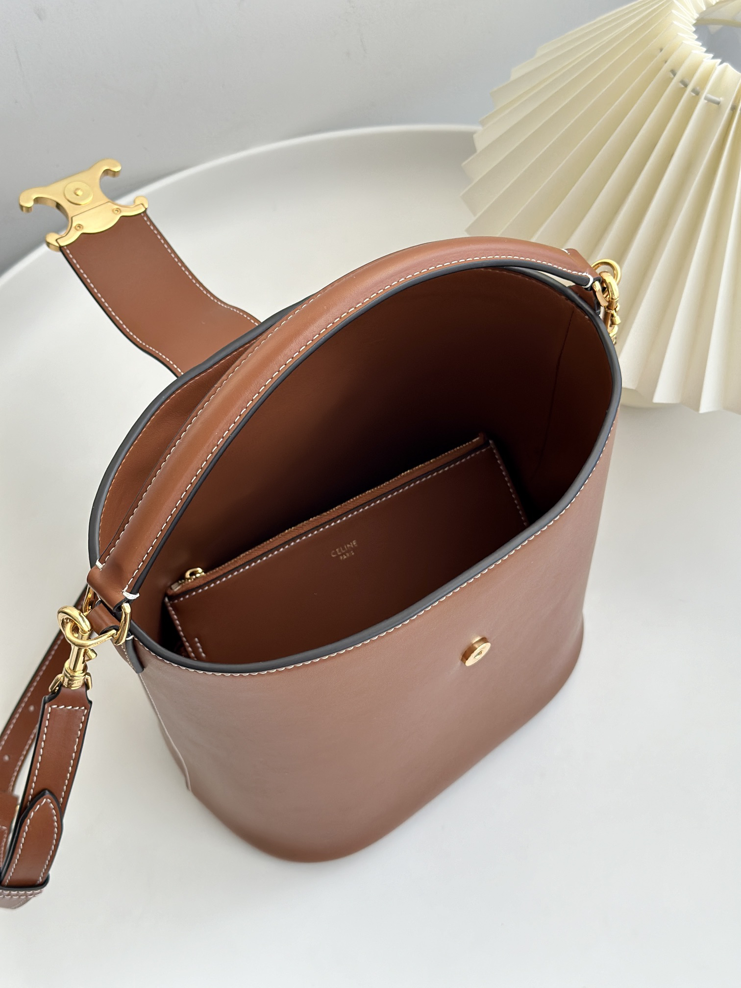 Louise Bucket Medium