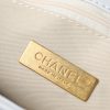 CHANEL 19