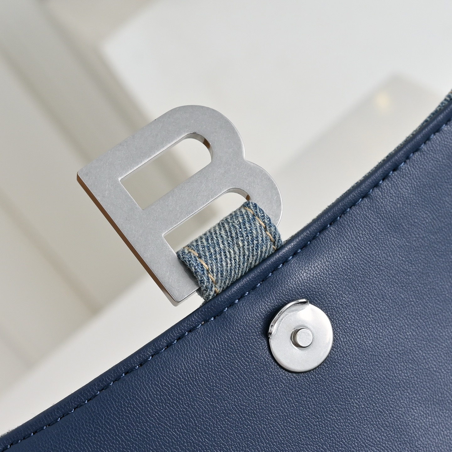 Hourglass Top Handle Bag Small