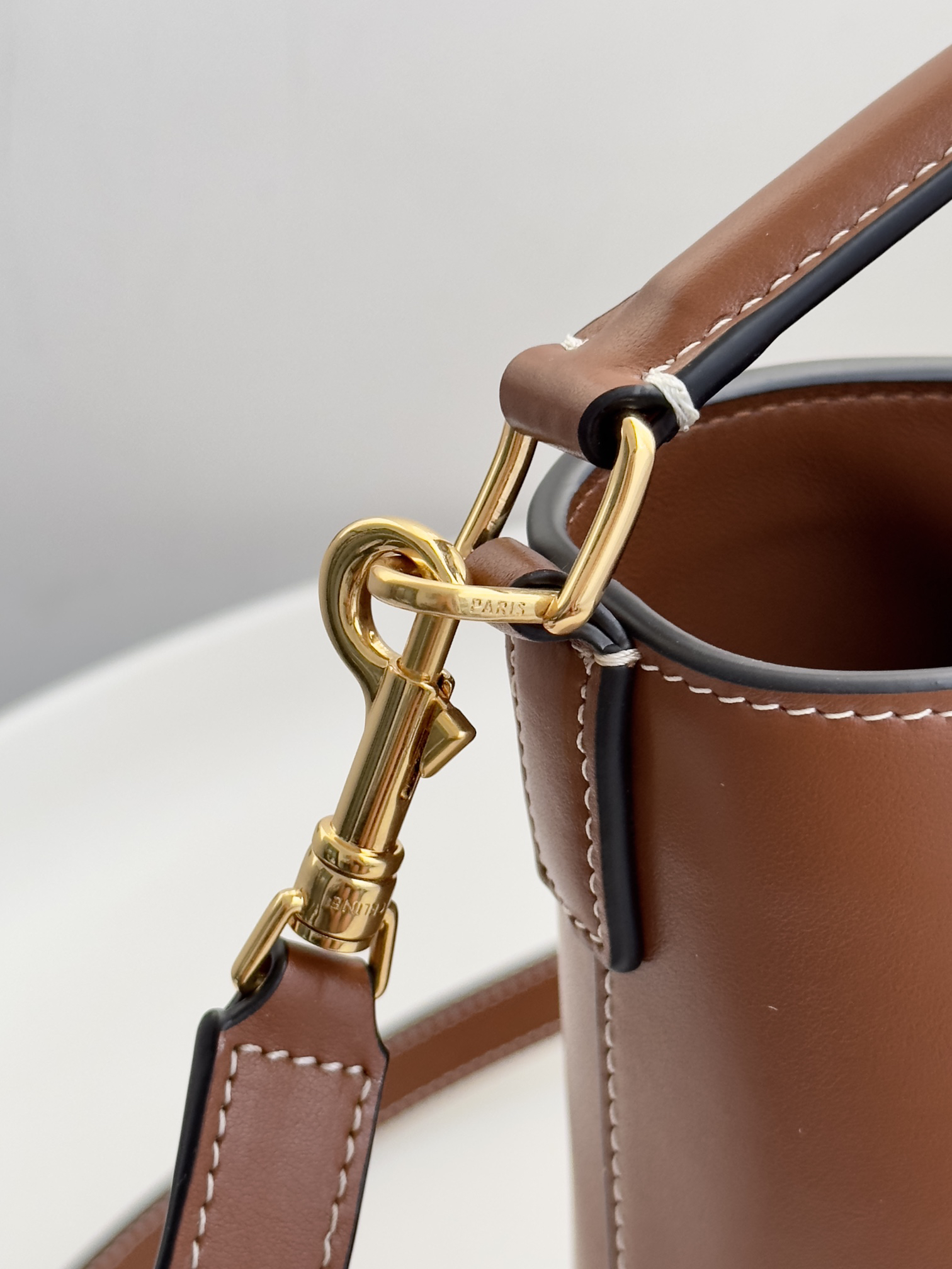 Louise Bucket Medium