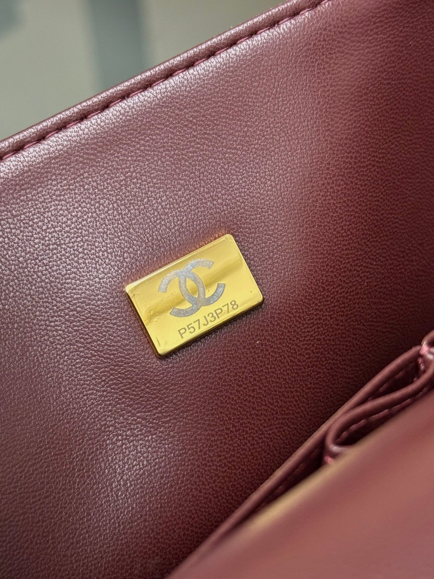 Classic Handbag - Image 7