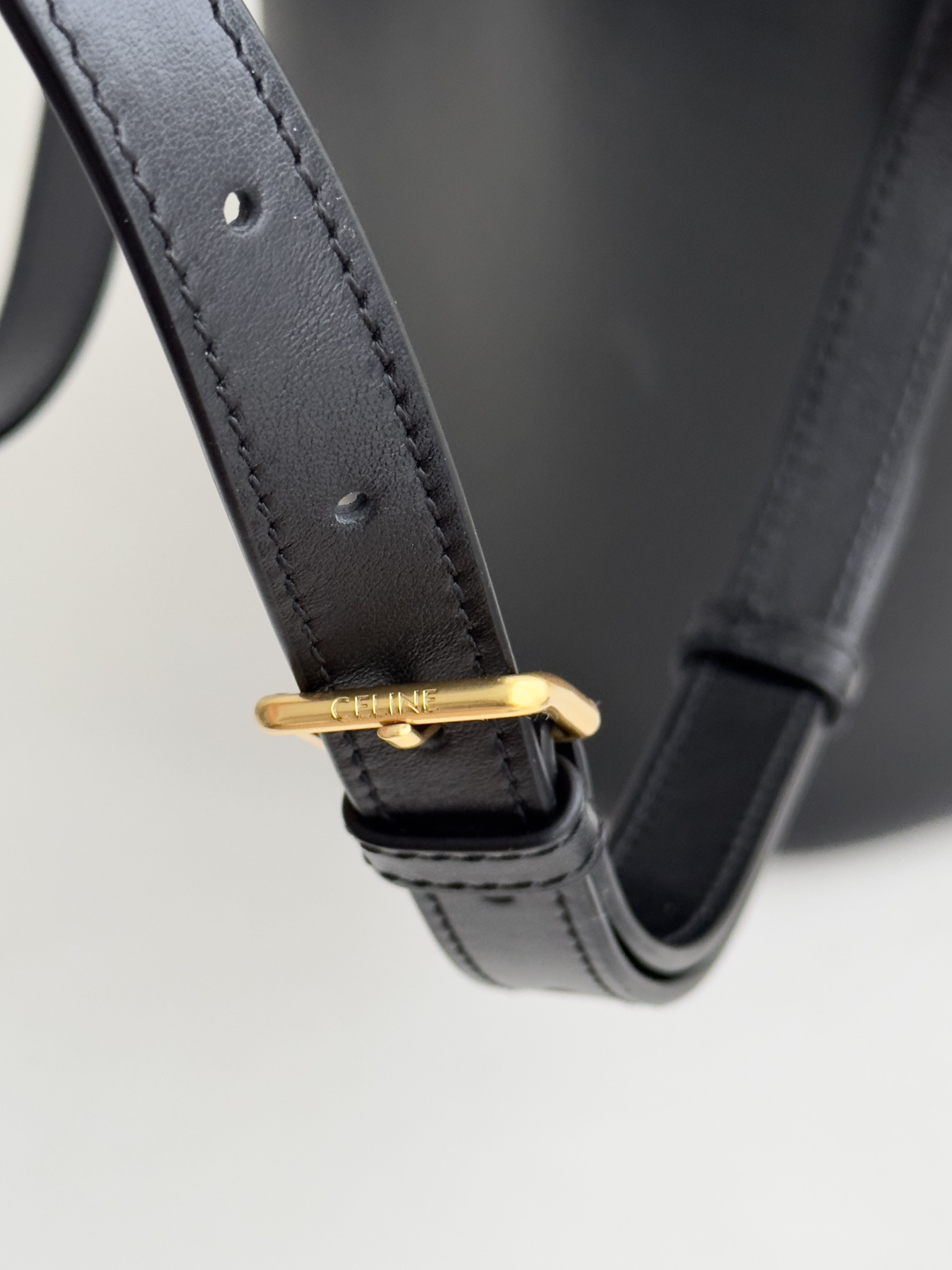Louise Bucket Medium