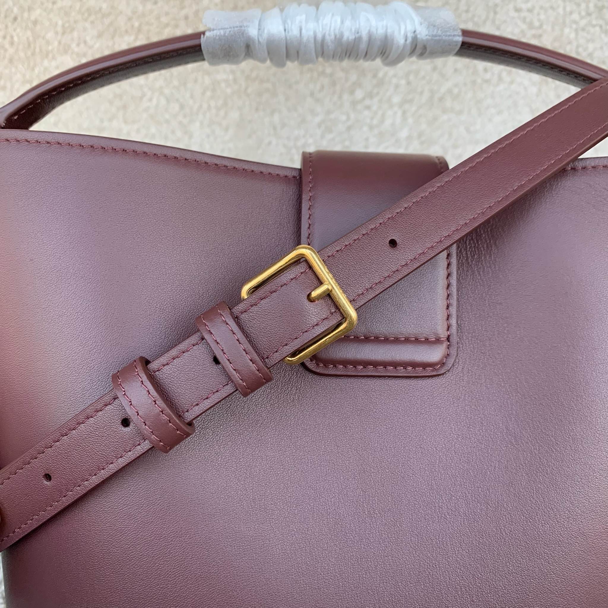 Louise Bucket Medium Chestnut
