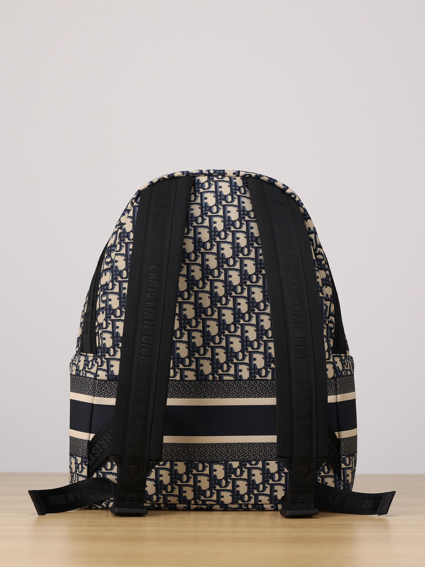 Dior Travel - Image 9