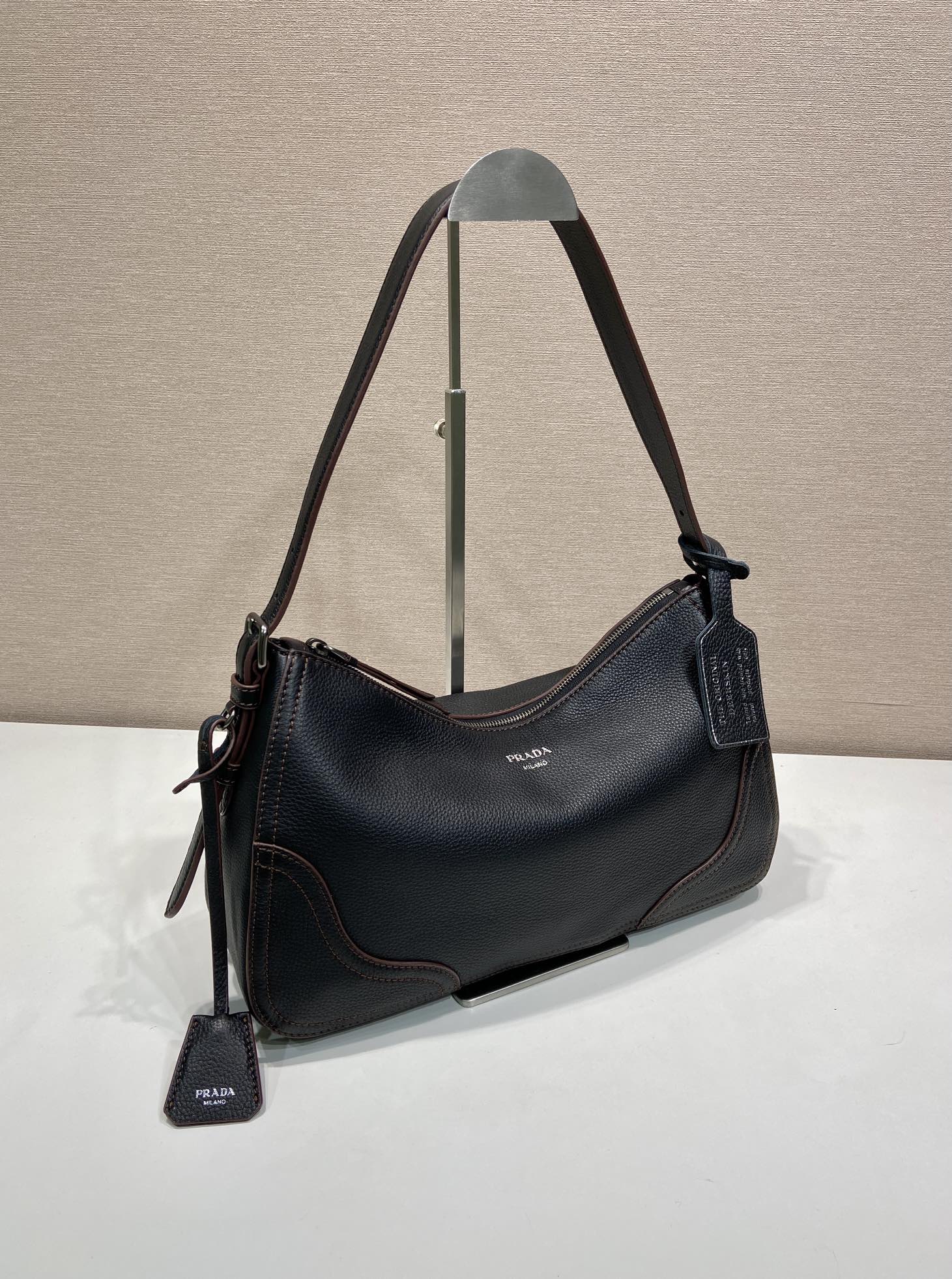 Aimée Large Leather Shoulder Bag - Image 3