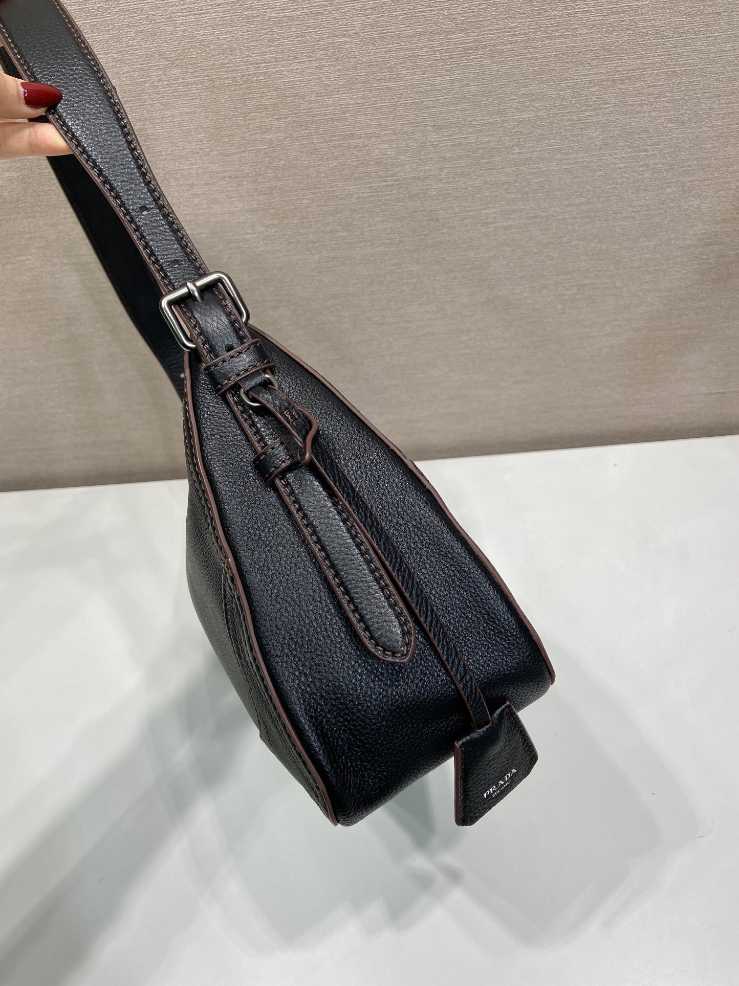 Aimée Large Leather Shoulder Bag - Image 5