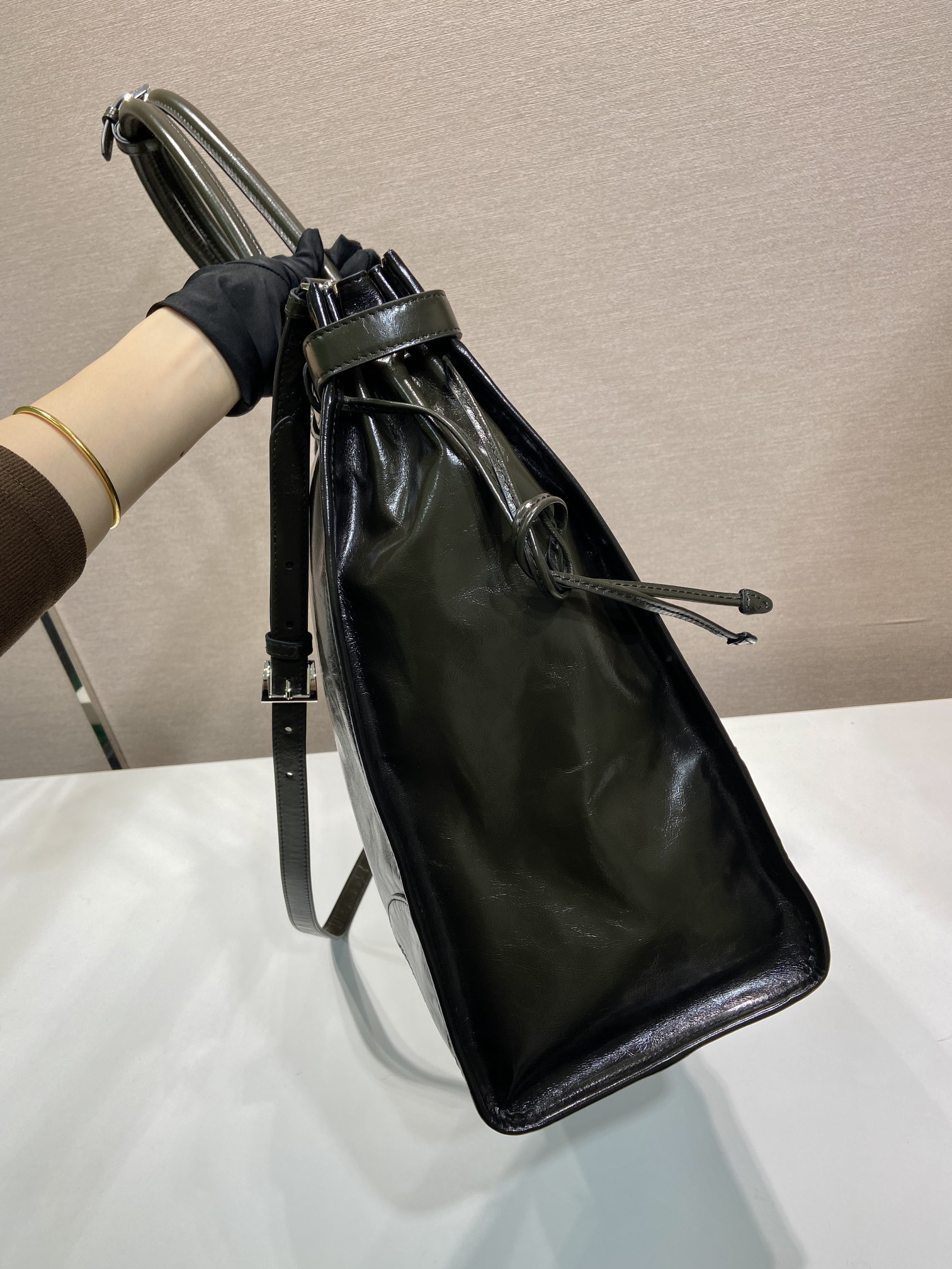 Bonnie Antiqued Leather Tote Bag - Image 6