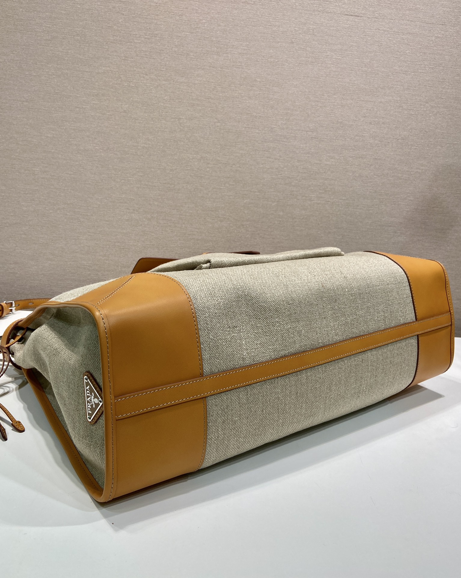 Bonnie Linen and Leather Tote Bag - Image 7