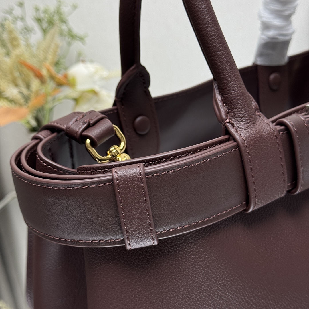 Buckle Small Leather Handbag with Belt - Image 4