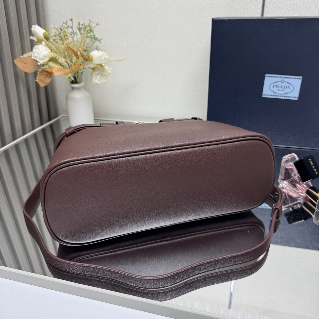 Buckle Small Leather Handbag with Belt - Image 8