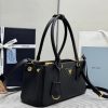 Galleria Medium Leather Bag